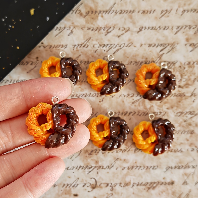 Resin Art Pendant - 6Pcs Simulation Heart Chocolate Resin Charms