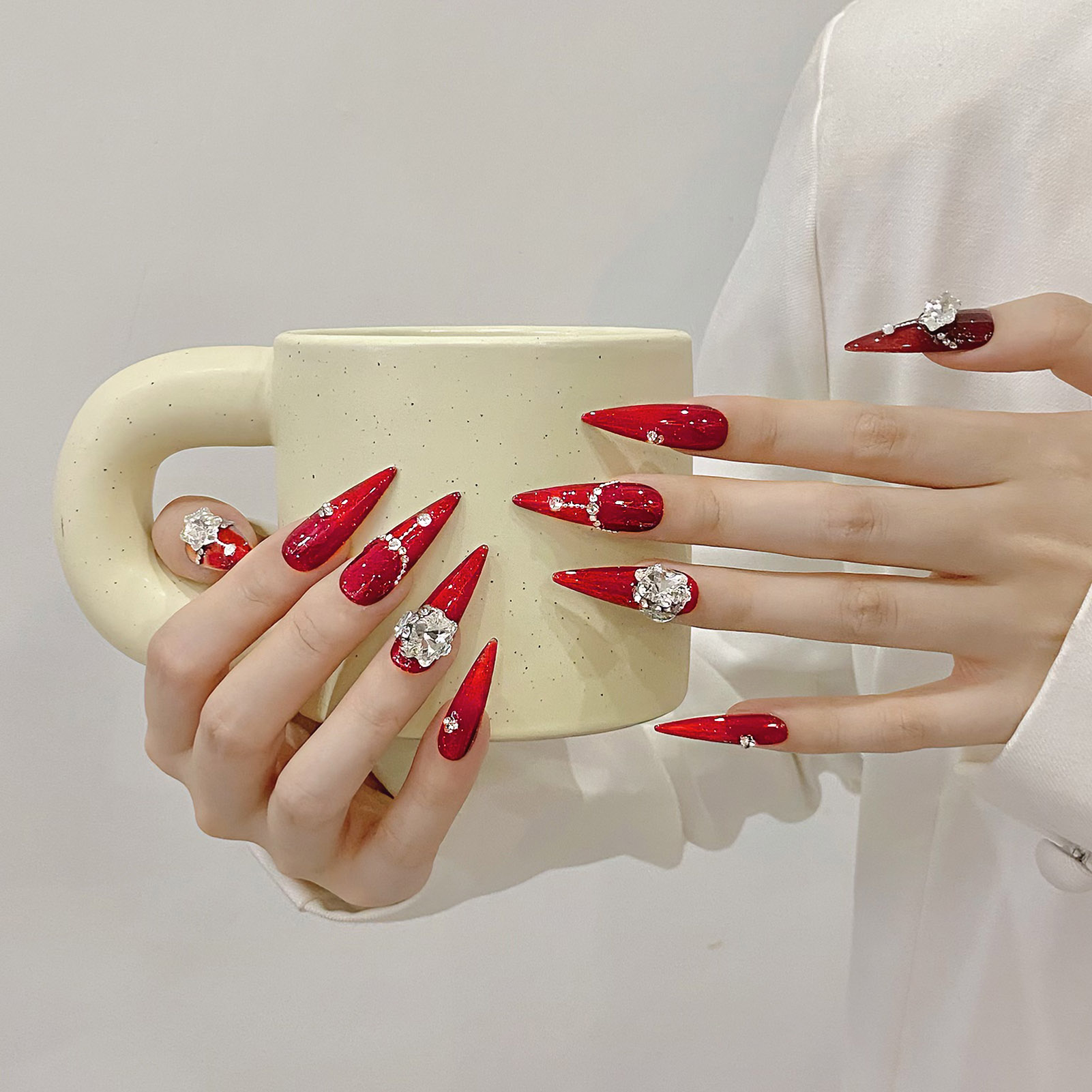 10pcs Handmade Red False Nails - Resin Art Flowers 评论和价格